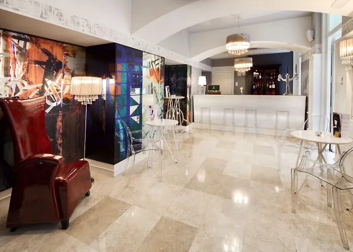 Grand Palace - Small Luxury Of The World Szálloda