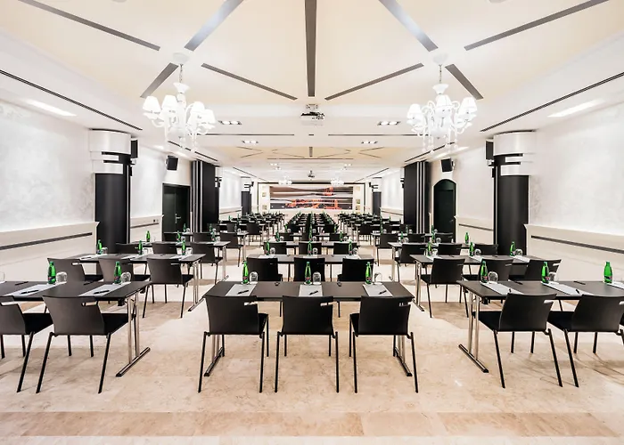 Grand Palace - Small Luxury Of The World 5*