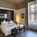 Grand Palace - Small Luxury Of The World Szálloda