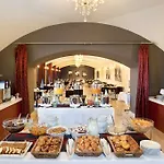 Grand Palace - Small Luxury Of The World ברנו
