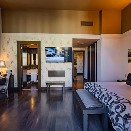Grand Palace Hotell 5*