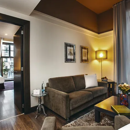 Grand Palace Hotel