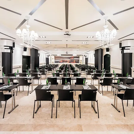 Grand Palace - Small Luxury Of The World 5*