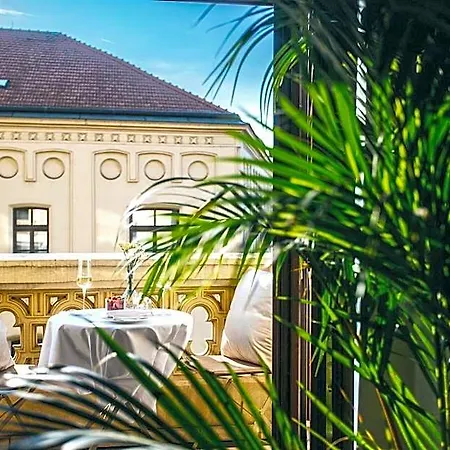 Hotel Grand Palace - Small Luxury Of The World