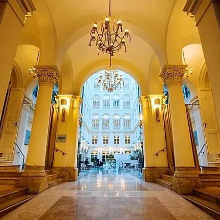 Grand Palace - Small Luxury Of The World Hotel Brno