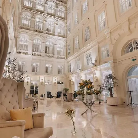Hotel Grand Palace - Small Luxury Hotels - Operated By Czech Inn Hotel Brno