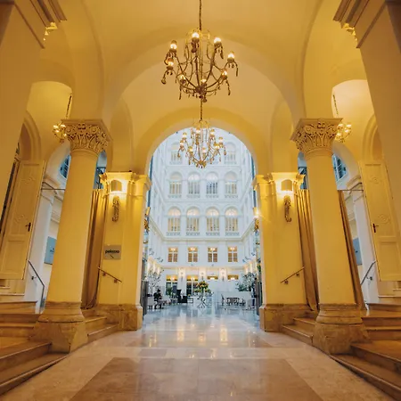 Hotel Grand Palace - Small Luxury Hotels - Operated By Czech Inn 5*