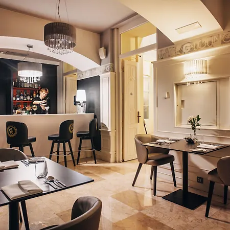 Hotel Grand Palace - Small Luxury Of The World 5*
