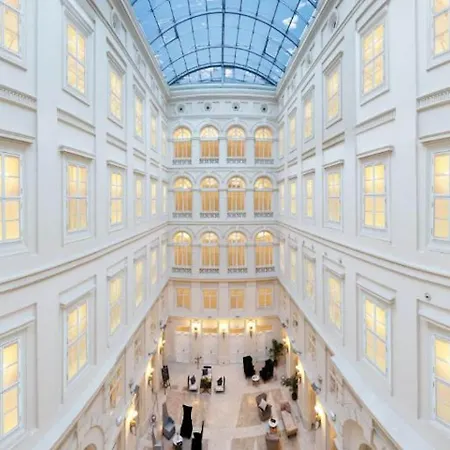 Grand Palace - Small Luxury Of The World 5*