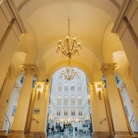 Hotel Grand Palace - Small Luxury Of The World 5*