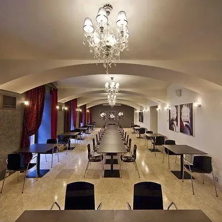 Grand Palace - Czech Leading