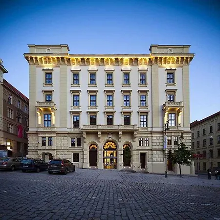 Grand Palace - Small Luxury Of The World מלון 5*