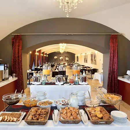 Grand Palace - Small Luxury Of The World ברנו