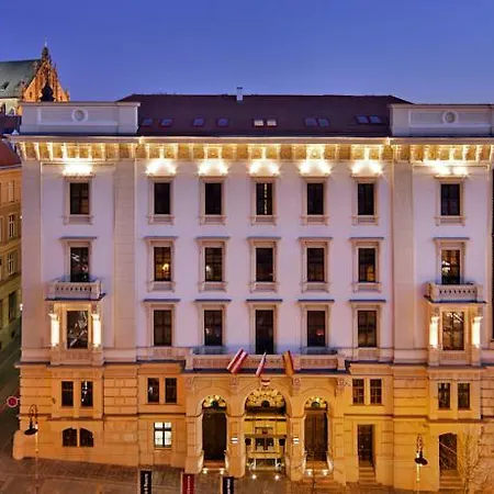Grand Palace - Small Luxury Of The World ברנו