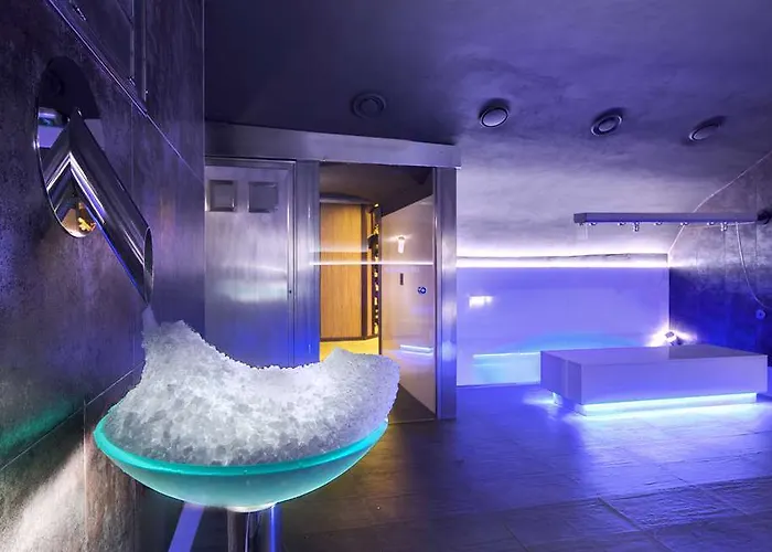 Grand Palace - Small Luxury Of The World